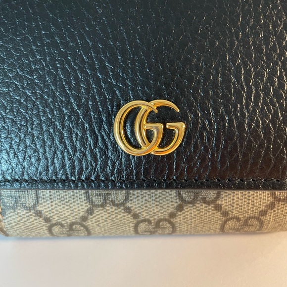 Authentic Gucci Wallet - Picture 2 of 8